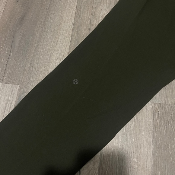 Lululemon On The Fly Pant 28” size 8 - Picture 7 of 8